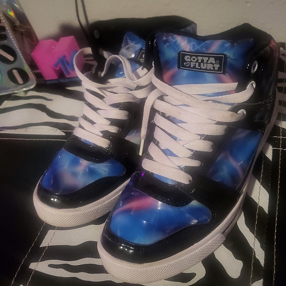 💕So Bright Gotta Flurt Sneaks!